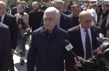 Որևէ մեկի ուրվականն ինձ չի անհանգստացնում. իմը ստվեր է, իրենցն՝ ուրվական. Սերժ Սարգսյան