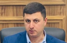 Այնպես չէ, որ Շարմազանովն առաջին անգամ է այսպիսի ելույթ ունենում. Աբրահամյան