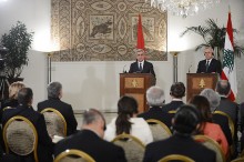 ՆԱԽԱԳԱՀ ՍԵՐԺ ՍԱՐԳՍՅԱՆԸ ԼԻԲԱՆԱՆ ՊԱՇՏՈՆԱԿԱՆ ԱՅՑԻ ՇՐՋԱՆԱԿՆԵՐՈՒՄ ՀԱՆԴԻՊՈՒՄ Է ՈՒՆԵՑԵԼ ՆԱԽԱԳԱՀ ՄԻՇԵԼ ՍՈՒԼԵՅՄԱՆԻ ՀԵՏ  