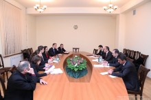 ԱԺ պաշտպանության, ազգային անվտանգության եւ ներքին գործերի մշտական հանձնաժողովի նախագահը հանդիպեց եվրոպացի փորձագետների հետ