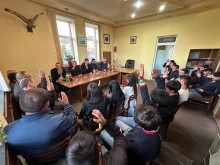 ՀՀԿ ԵԿ ղեկավար Հենրիխ Դանիելյանը, ՀՀԿ Սևանի շրջանային կազմակերպության ղեկավար Արմեն Մալխասյանը հանդիպել են ՀՀԿ Սևանի շրջանային կազմակերպության ԵԿ անդամների հետ