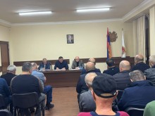  ԱԺ պատգամավոր Տարոն Մարգարյանը և ՀՀԿ ԳՄ անդամ Ռուբեն Թադևոսյանը հանդիպել են ՀՀԿ Ավանի շրջանային խորհրդի հետ