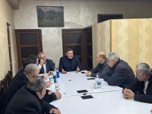 ՀՀ ԱԺ պատգամավոր Տարոն Մարգարյանը և ՀՀԿ ԳՄ անդամ Ռուբեն Թադևոսյանը հանդիպել են ՀՀԿ Շենգավիթի շրջանային խորհրդի հետ