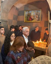 Սերժ Սարգսյանը դստեր և թոռների հետ Սուրբ Գրիգոր Լուսավորիչ եկեղեցում մասնակցել է Ճրագալույցի պատարագին