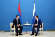 Վարչապետ Տիգրան Սարգսյանը հեռախոսազրույց է ունեցել ՌԴ վարչապետ Դմիտրի Մեդվեդևի հետ