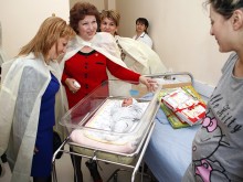 ՀՀԿ կանանց խորհուրդի անդամներն այցելել են ծննդատներ