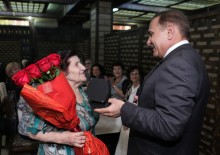 ԱԺ նախագահը շնորհավորեց վետերանին