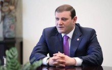Քաղաքապետ Տարոն Մարգարյանը հանդիպել է Երևանի ավագանու ՀՀԿ, ԲՀԿ և <<Բարև Երևան>> խմբակցությունների անդամների հետ
