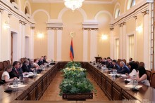 ՀՀ ԱԺ նախագահ Հովիկ Աբրահամյանն ընդունեց Չեխիայի Սենատի փոխնախագահ Միլուշե Հորսկային եւ Սենատի Եվրոպական միության հարցերի հանձնաժողովի պատվիրակությանը
