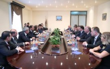 Քաղաքապետ Տարոն Մարգարյանը հանդիպել է Թբիլիսիի քաղաքապետ Գեորգի Ուգուլավայի հետ