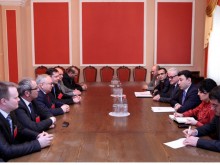 ԱԺ փոխնախագահը հանդիպեց տարբեր երկրների ԱԱՊ արբիտրաժային դատարանների ներկայացուցիչներին