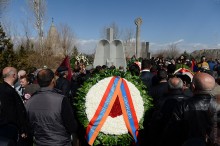 ON BEHALF OF THE PRESIDENT A WREATH WAS LAID AT VAZGEN SARGSYAN’S TOMB