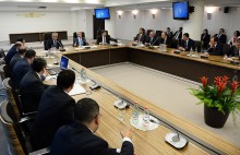 ՆԱԽԱԳԱՀ ՍԵՐԺ ՍԱՐԳՍՅԱՆԸ ԽՈՐՀՐԴԱԿՑՈՒԹՅՈՒՆ Է ԱՆՑԿԱՑՐԵԼ ԿԵՆՏՐՈՆԱԿԱՆ ԲԱՆԿԻ ՂԵԿԱՎԱՐ ԱՆՁՆԱԿԱԶՄԻ ՀԵՏ