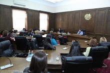 ԱԺ փոխնախագահը հանդիպեց Կանանց լիդերության դպրոցի շրջանավարտների հետ