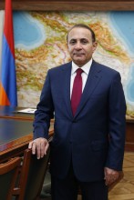 ՀՀ վարչապետ Հովիկ Աբրահամյանի շնորհավորական ուղերձն աշխարհահռչակ շանսոնյե Շառլ Ազնավուրին՝ 90-ամյա հոբելյանի առթիվ