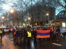Նիդերլանդների հայ համայնքը ջահերով երթ է կազմակերպել դեպի Թուրքիայի դեսպանատուն