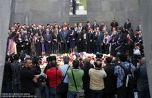 	 24.04.2012 Հարգանքի տուրք` Ցեղասպանության անմեղ զոհերի հիշատակին