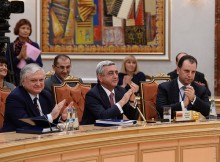 ARMENIA SIGNS AGREEMENT ON JOINING EURASIAN ECONOMIC UNION TREATY IN MINSK