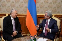 PRESIDENT SERZH SARGSYAN MEETS CHINESE AMBASSADOR TO ARMENIA